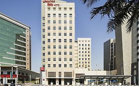 Ibis Deira Creekside